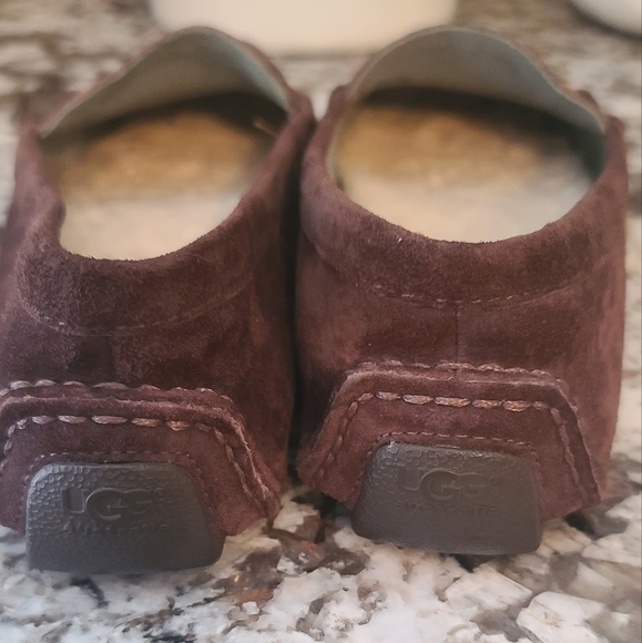 UGG BROWN SUEDE FLATS - Picture 4 of 5